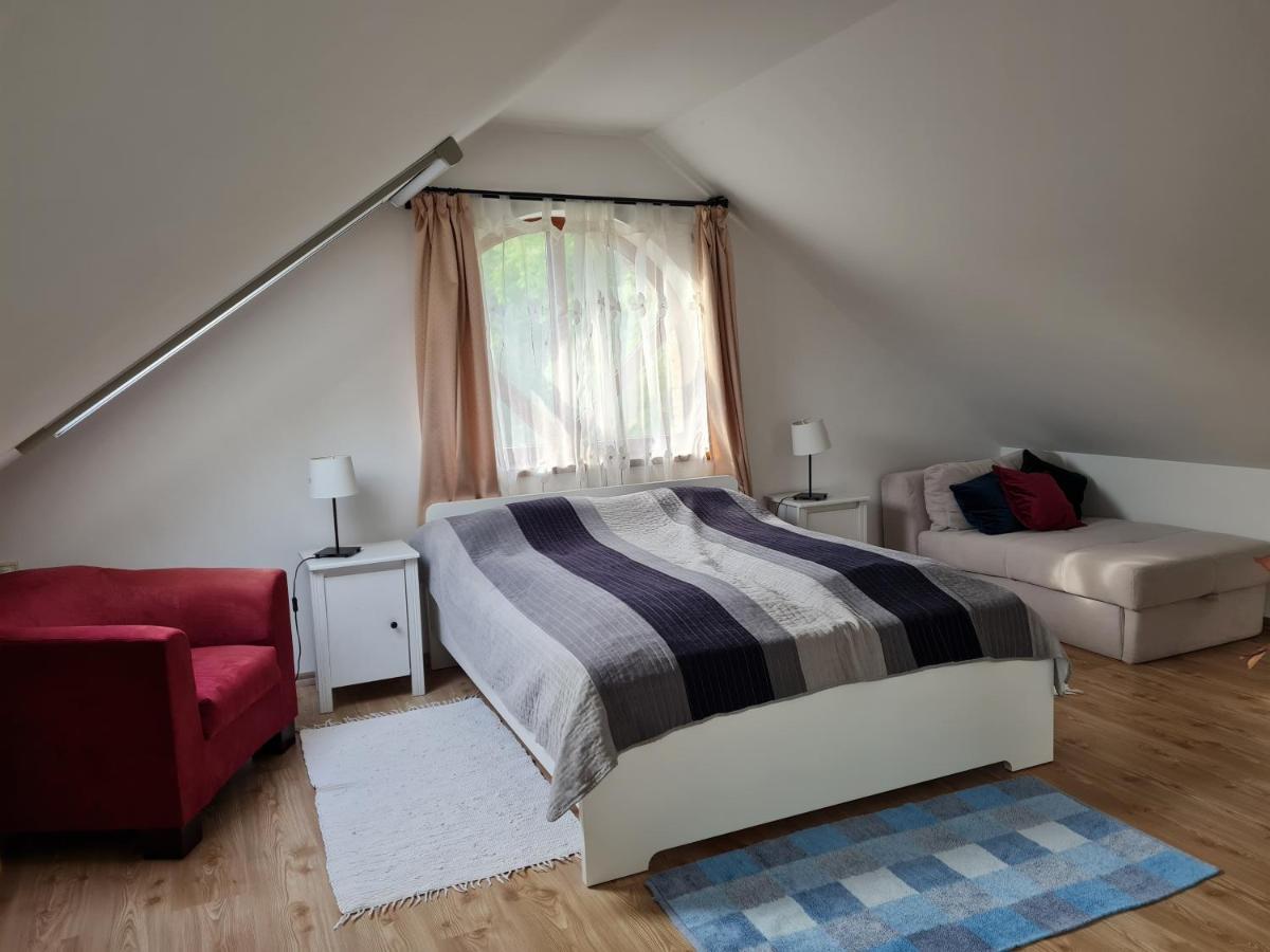 Duzzogó Vendégház Agárd Gárdony Esterno foto