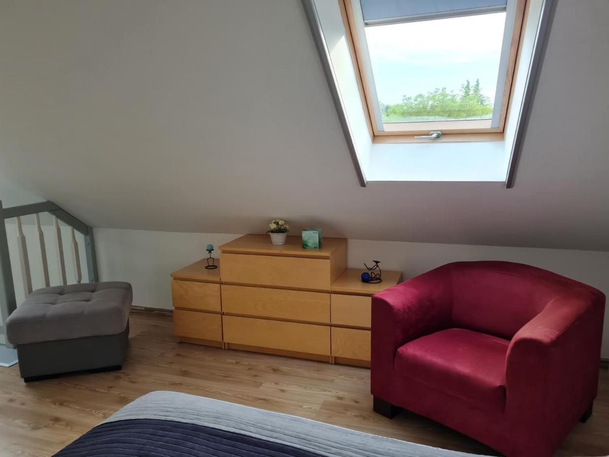 Duzzogó Vendégház Agárd Gárdony Esterno foto