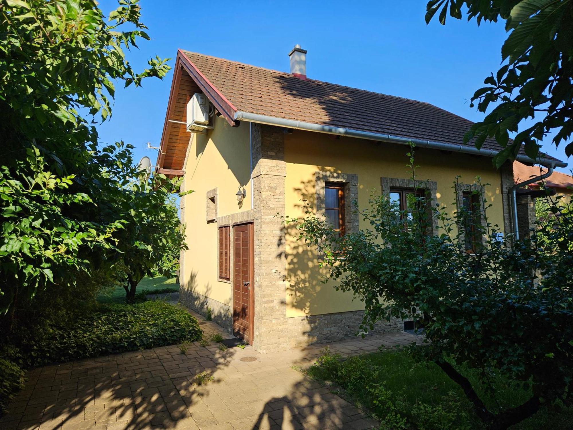 Duzzogó Vendégház Agárd Gárdony Esterno foto