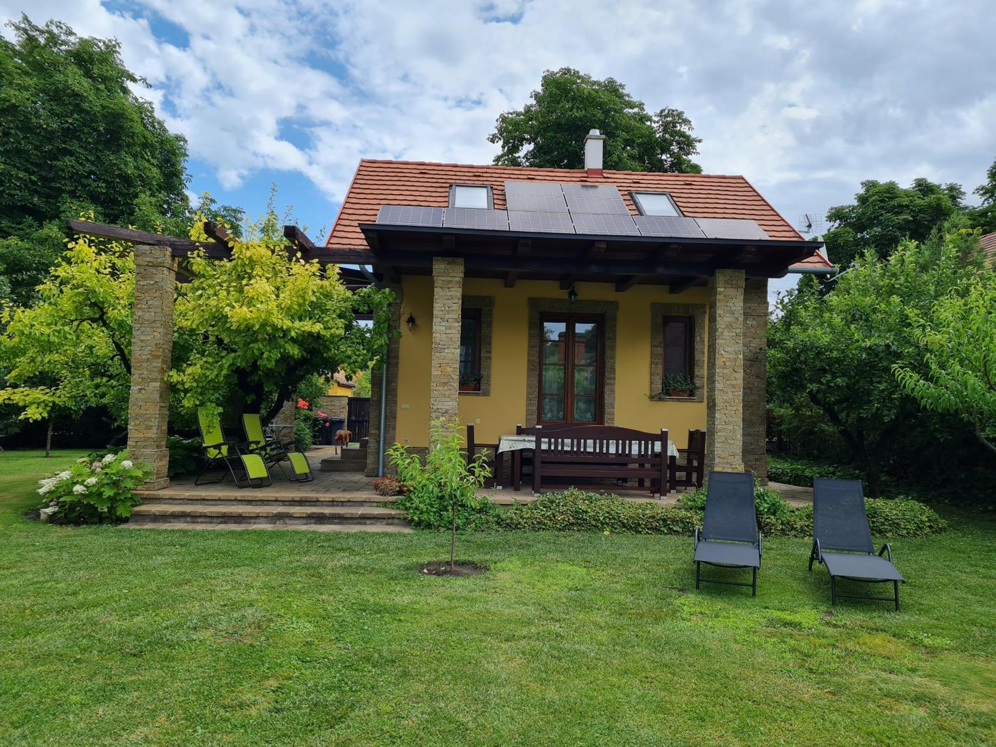 Duzzogó Vendégház Agárd Gárdony Esterno foto