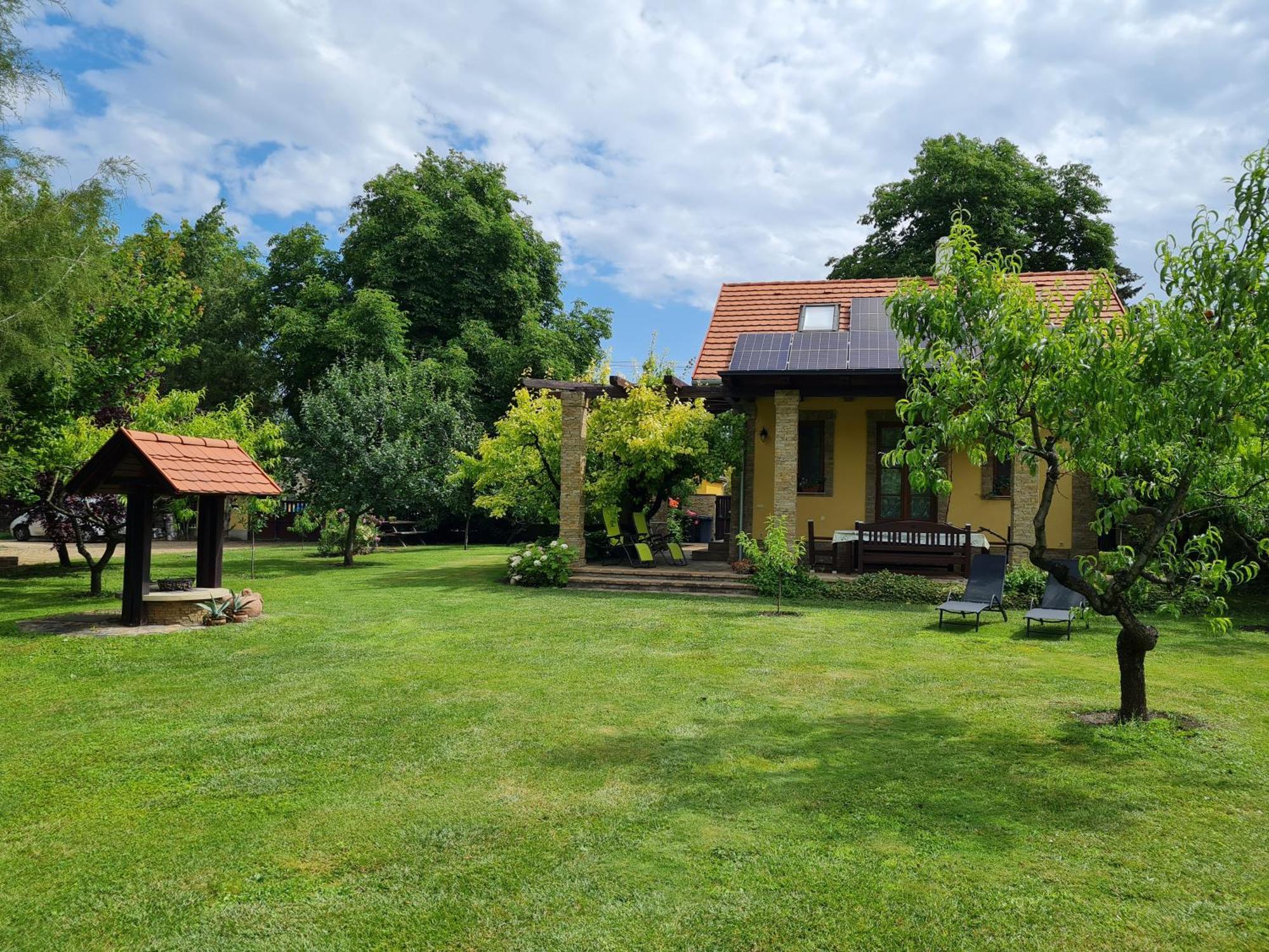 Duzzogó Vendégház Agárd Gárdony Esterno foto